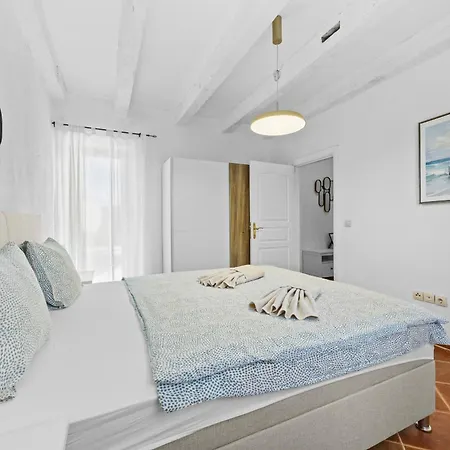 Villa Ana Paradiz For 8 People In Istria With Private Pool & Pet Friendly